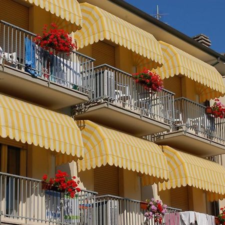 Hotel Ristorante La Terrazza Lido di Camaiore Exteriör bild