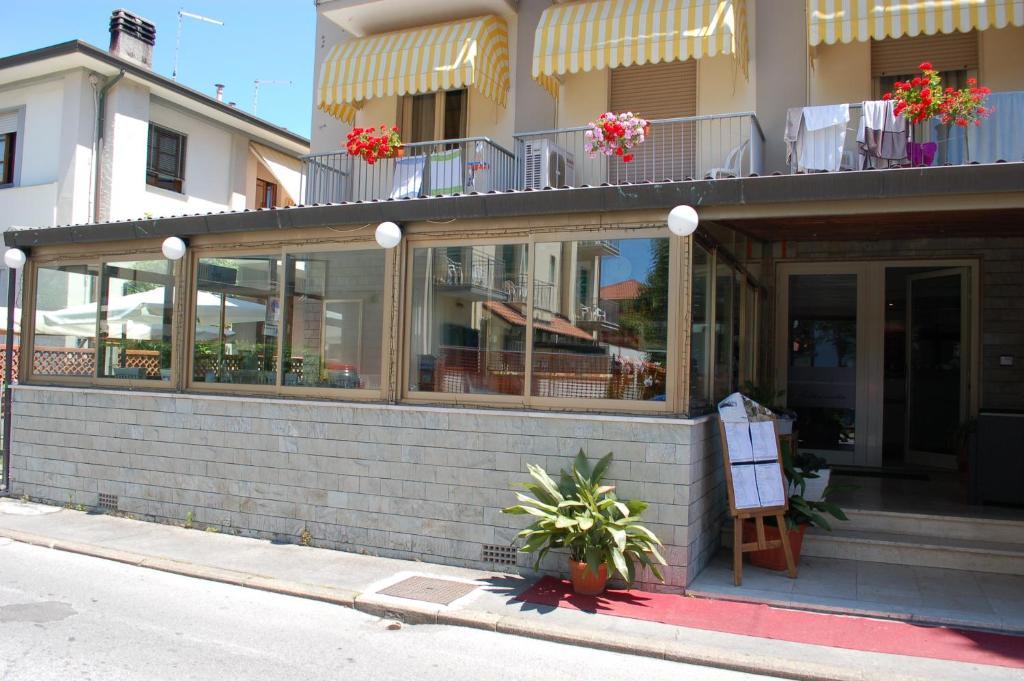 Hotel Ristorante La Terrazza Lido di Camaiore Exteriör bild